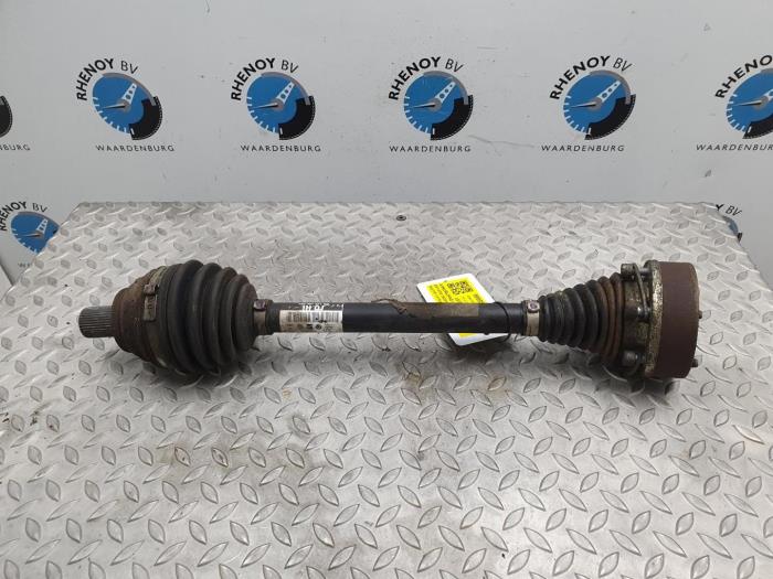 Gebruikte Aandrijfas links-achter Seat Leon Prijs € 60,50 Inclusief btw aangeboden door Rhenoy Onderdelen b.v.