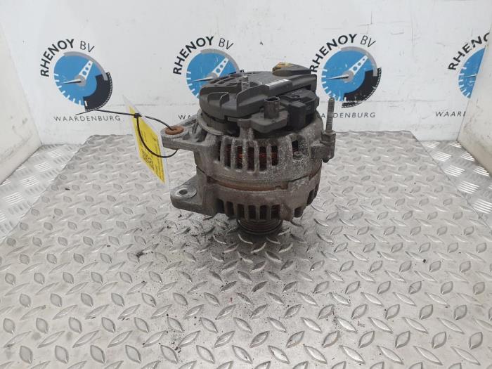 Gebruikte Dynamo Renault Clio Prijs € 48,40 Inclusief btw aangeboden door Rhenoy Onderdelen b.v.