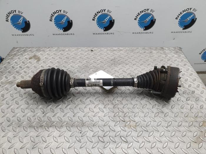 Gebruikte Aandrijfas links-achter Volkswagen Polo Prijs € 72,60 Inclusief btw aangeboden door Rhenoy Onderdelen b.v.