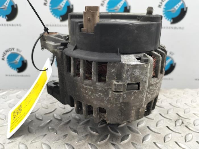 Gebruikte Dynamo Opel Vivaro Prijs € 72,60 Inclusief btw aangeboden door Rhenoy Onderdelen b.v.