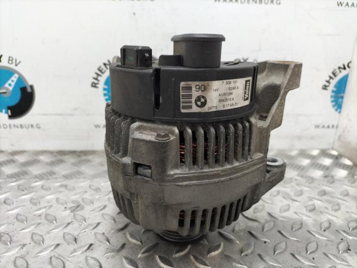 Gebruikte Dynamo BMW 3-Serie Prijs € 48,40 Inclusief btw aangeboden door Rhenoy Onderdelen b.v.