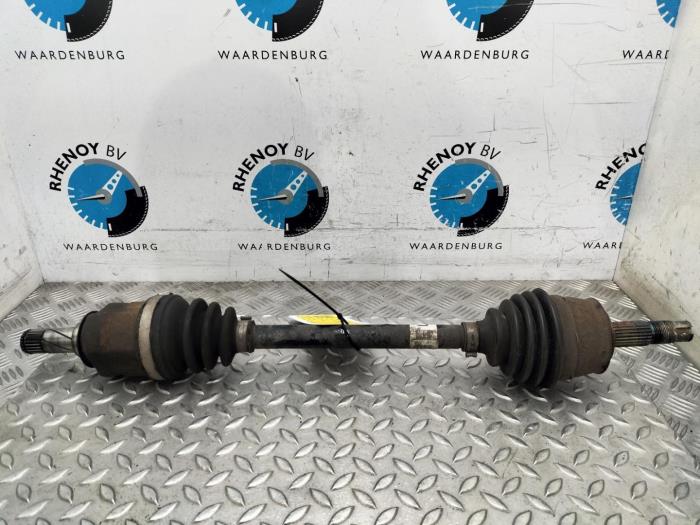 Gebruikte Steekas links-achter Opel Corsa Prijs € 60,50 Inclusief btw aangeboden door Rhenoy Onderdelen b.v.