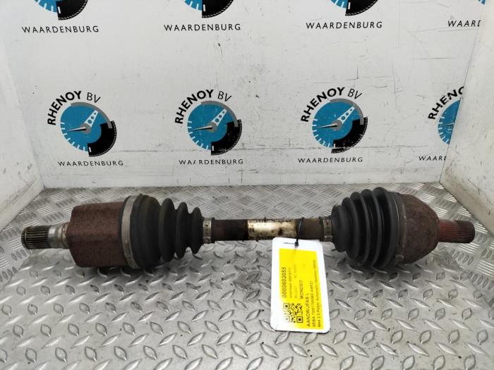 Gebruikte Steekas links-achter Ford Mondeo Prijs € 60,50 Inclusief btw aangeboden door Rhenoy Onderdelen b.v.