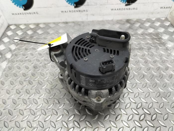Gebruikte Dynamo BMW 3-Serie Prijs € 48,40 Inclusief btw aangeboden door Rhenoy Onderdelen b.v.
