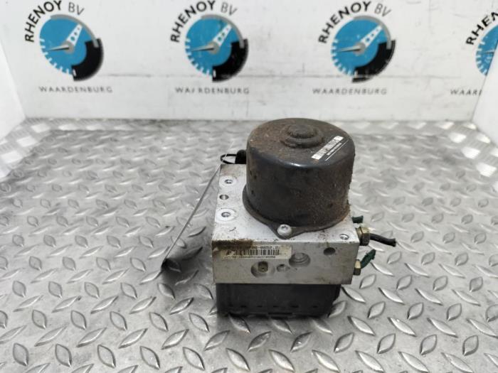 Gebruikte ABS Pomp Ford Street Ka Prijs € 60,50 Inclusief btw aangeboden door Rhenoy Onderdelen b.v.