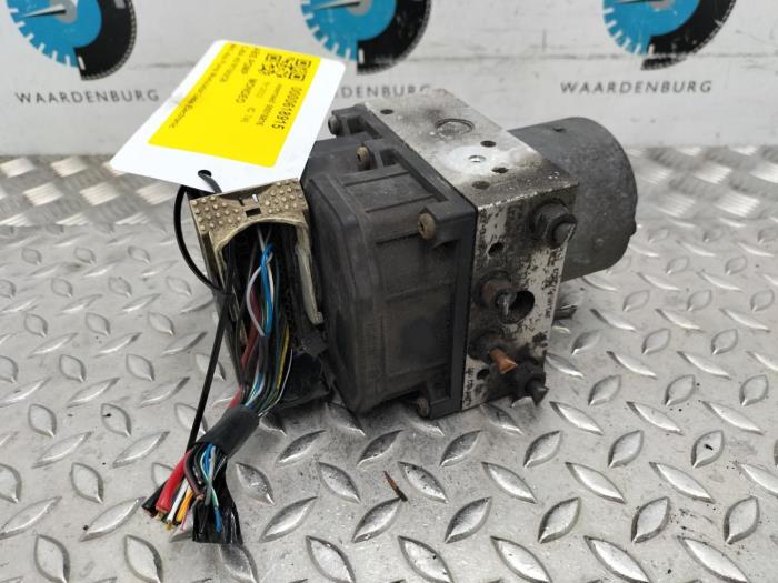 Gebruikte ABS Pomp Ford Mondeo Prijs € 96,80 Inclusief btw aangeboden door Rhenoy Onderdelen b.v.