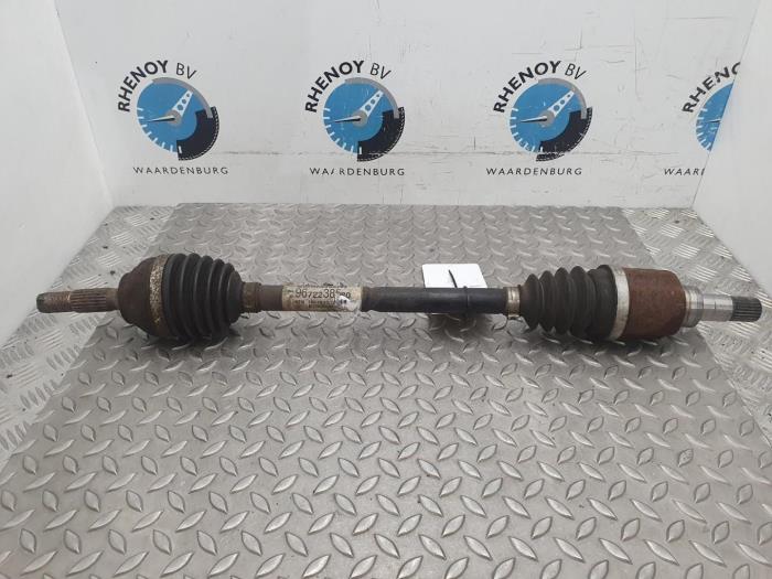 Gebruikte Steekas links-achter Peugeot 207 Prijs € 36,30 Inclusief btw aangeboden door Rhenoy Onderdelen b.v.