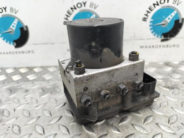 Gebruikte ABS Pomp Skoda Fabia Prijs € 96,80 Inclusief btw aangeboden door Rhenoy Onderdelen b.v.
