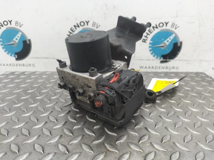 Gebruikte ABS Pomp Volkswagen Polo Prijs € 60,50 Inclusief btw aangeboden door Rhenoy Onderdelen b.v.