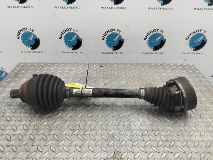 Gebruikte Aandrijfas links-achter Skoda Octavia Prijs € 181,50 Inclusief btw aangeboden door Rhenoy Onderdelen b.v.