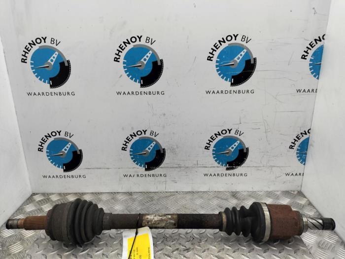 Gebruikte Steekas links-achter Renault Kangoo Prijs € 54,45 Inclusief btw aangeboden door Rhenoy Onderdelen b.v.