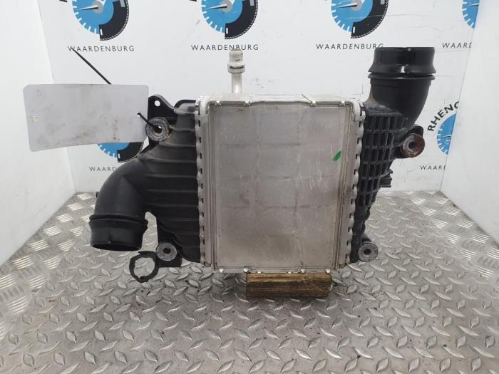 Gebruikte Intercooler Jaguar XE Prijs € 121,00 Inclusief btw aangeboden door Rhenoy Onderdelen b.v.