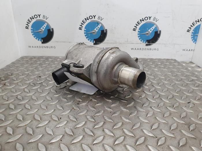 Gebruikte Waterpomp Ford Kuga Prijs € 181,50 Inclusief btw aangeboden door Rhenoy Onderdelen b.v.