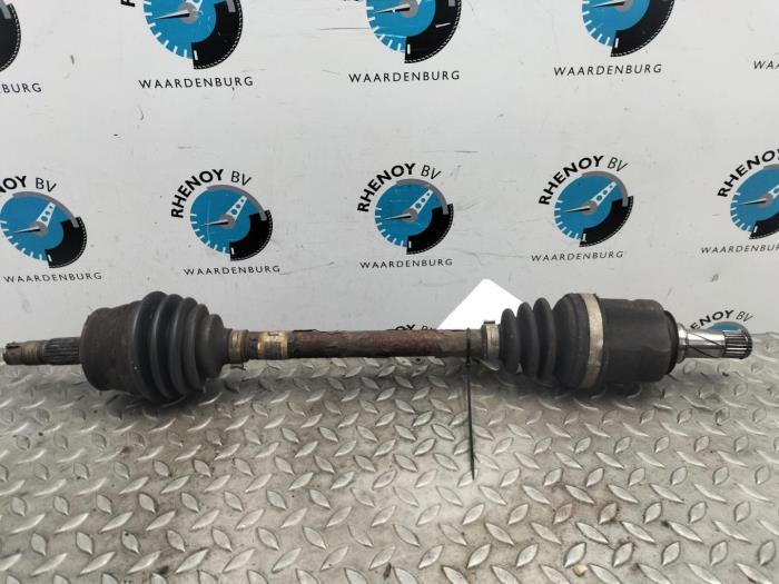 Gebruikte Steekas links-achter Opel Corsa Prijs € 60,50 Inclusief btw aangeboden door Rhenoy Onderdelen b.v.