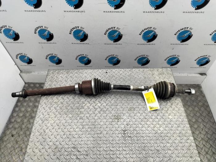 Gebruikte Aandrijfas rechts-achter Nissan Qashqai Prijs € 181,50 Inclusief btw aangeboden door Rhenoy Onderdelen b.v.