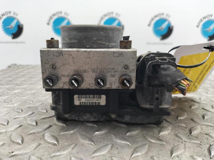 Gebruikte ABS Pomp Ford KA Prijs € 90,75 Inclusief btw aangeboden door Rhenoy Onderdelen b.v.