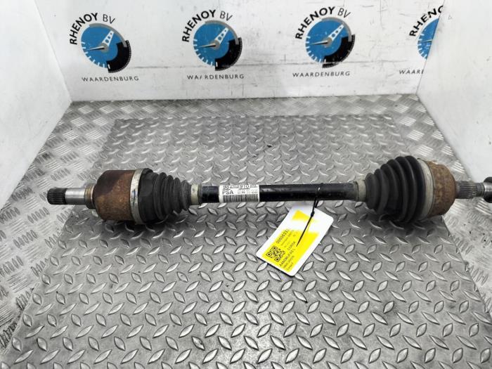 Gebruikte Aandrijfas links-achter Opel Corsa Prijs € 181,50 Inclusief btw aangeboden door Rhenoy Onderdelen b.v.