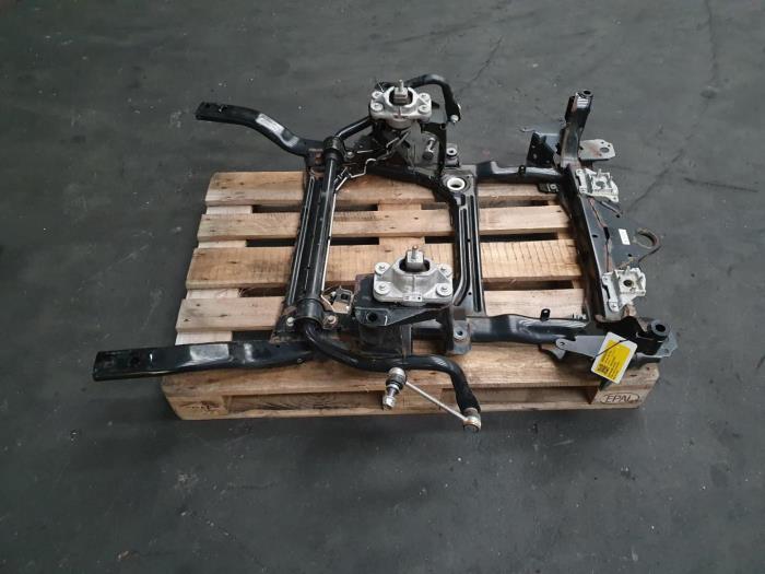 Gebruikte Subframe Landrover Discovery Prijs € 605,00 Inclusief btw aangeboden door Rhenoy Onderdelen b.v.
