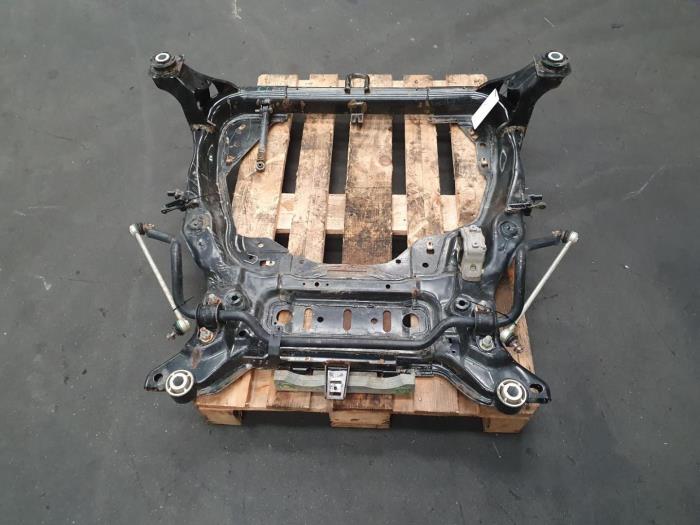 Gebruikte Subframe Jaguar E-Pace Prijs € 605,00 Inclusief btw aangeboden door Rhenoy Onderdelen b.v.