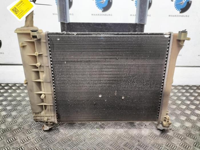 Gebruikte Radiateur Ford KA Prijs € 151,25 Inclusief btw aangeboden door Rhenoy Onderdelen b.v.