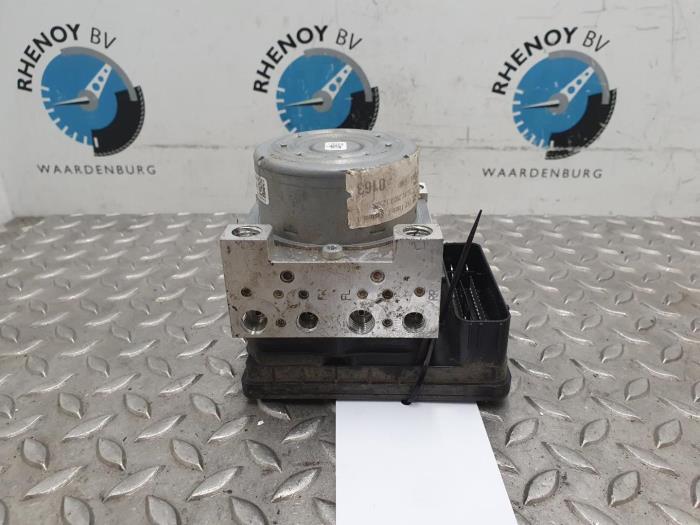 Gebruikte ABS Pomp Ford Fiesta Prijs € 181,50 Inclusief btw aangeboden door Rhenoy Onderdelen b.v.