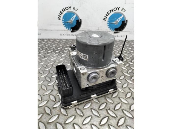 Gebruikte ABS Pomp Ford Focus Prijs € 181,50 Inclusief btw aangeboden door Rhenoy Onderdelen b.v.