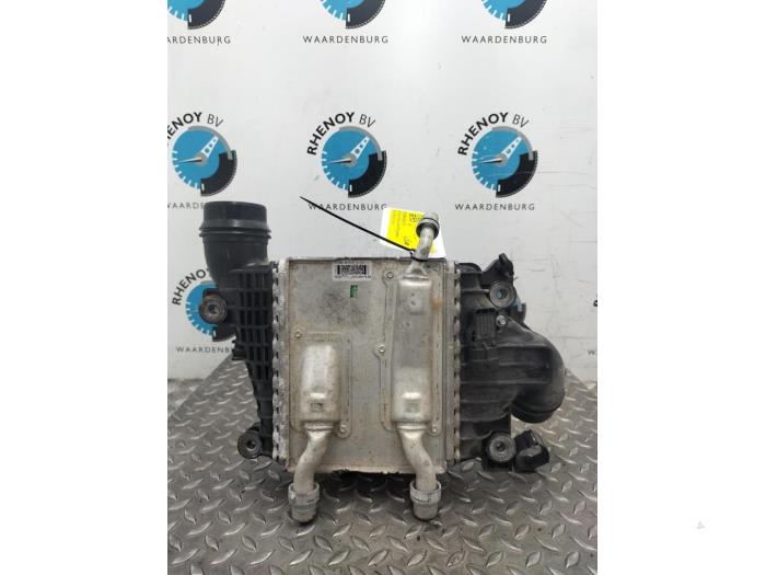 Gebruikte Intercooler Jaguar XF Prijs € 96,80 Inclusief btw aangeboden door Rhenoy Onderdelen b.v.