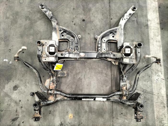 Gebruikte Subframe Jaguar XF Prijs € 484,00 Inclusief btw aangeboden door Rhenoy Onderdelen b.v.
