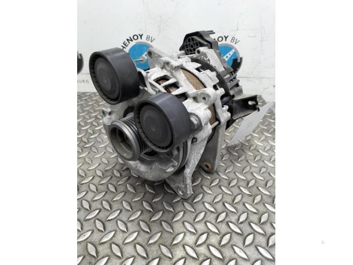 Gebruikte Dynamo Renault Austral Prijs € 302,50 Inclusief btw aangeboden door Rhenoy Onderdelen b.v.