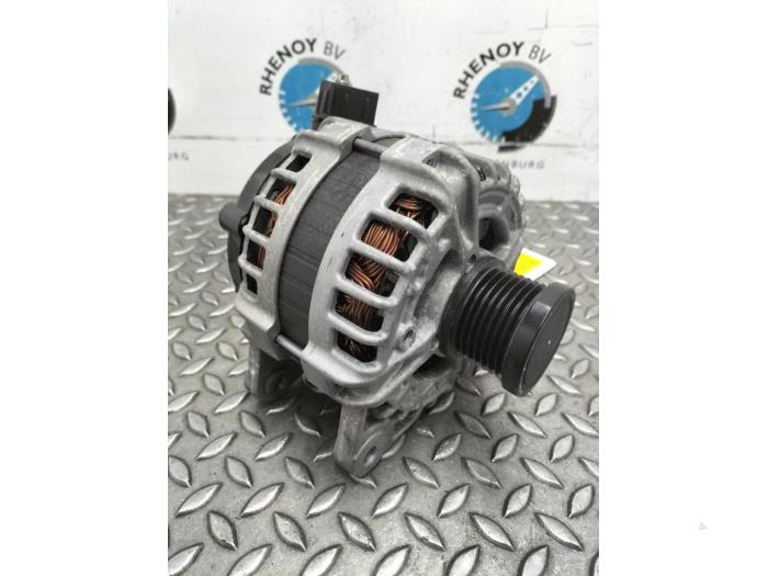 Gebruikte Dynamo Renault Megane Prijs € 96,80 Inclusief btw aangeboden door Rhenoy Onderdelen b.v.