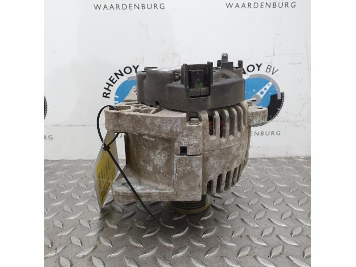 Gebruikte Dynamo Renault Megane Prijs € 72,60 Inclusief btw aangeboden door Rhenoy Onderdelen b.v.