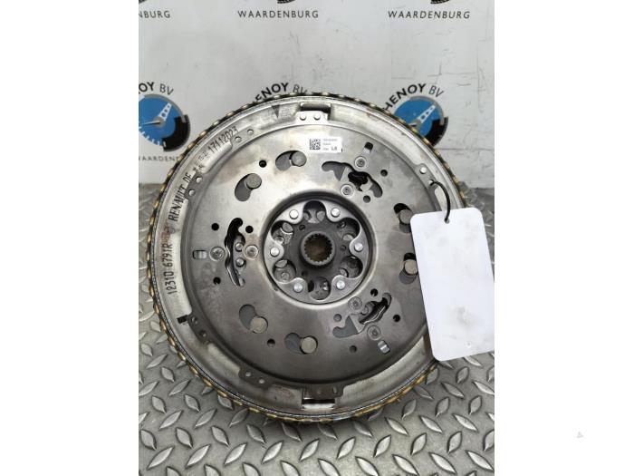 Gebruikte Vliegwiel Renault Rafale Prijs € 302,50 Inclusief btw aangeboden door Rhenoy Onderdelen b.v.