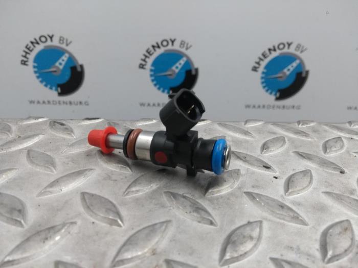 Gebruikte Verstuiver (diesel) Renault Twingo Prijs € 42,35 Inclusief btw aangeboden door Rhenoy Onderdelen b.v.