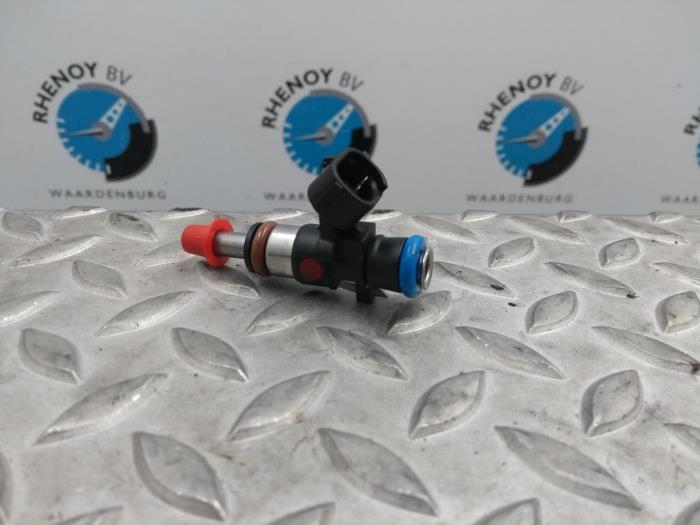 Gebruikte Verstuiver (diesel) Renault Twingo Prijs € 42,35 Inclusief btw aangeboden door Rhenoy Onderdelen b.v.