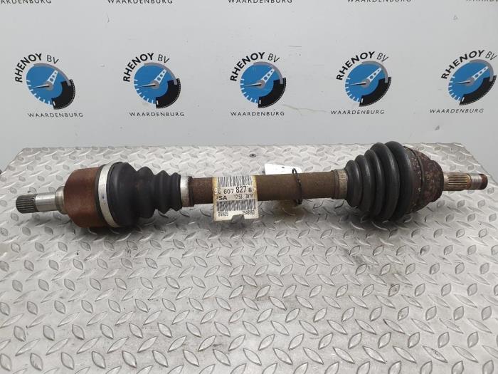 Gebruikte Aandrijfas links-achter Peugeot Partner Prijs € 48,40 Inclusief btw aangeboden door Rhenoy Onderdelen b.v.