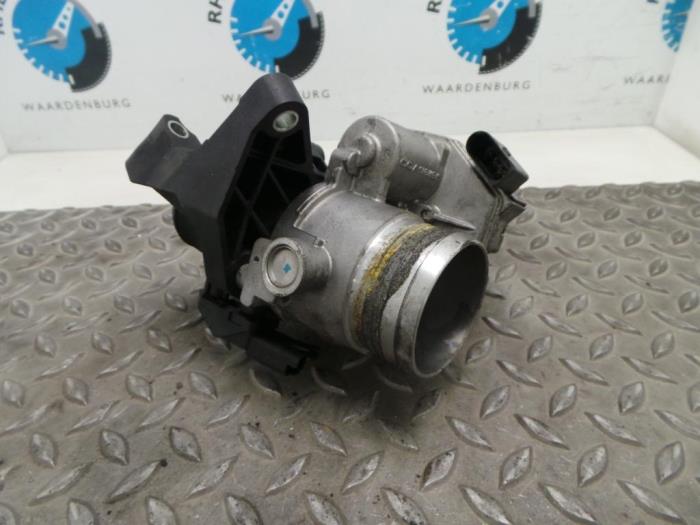 Gebruikte Gasklephuis Ford Fiesta Prijs € 60,50 Inclusief btw aangeboden door Rhenoy Onderdelen b.v.