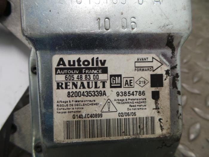 Gebruikte Computer Motormanagement Opel Vivaro Prijs € 60,50 Inclusief btw aangeboden door Rhenoy Onderdelen b.v.