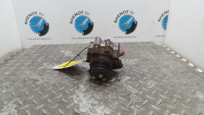 Gebruikte Pomp Servo Jaguar X-Type Prijs € 84,70 Inclusief btw aangeboden door Rhenoy Onderdelen b.v.