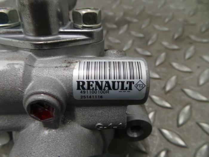 Gebruikte Stuurpomp Renault Master Prijs € 96,80 Inclusief btw aangeboden door Rhenoy Onderdelen b.v.