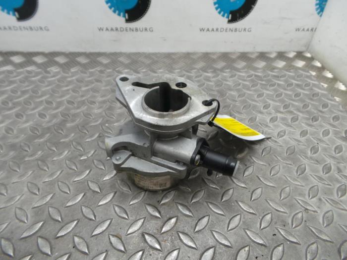 Gebruikte Vacuumpomp (Benzine) Renault Clio Prijs € 84,70 Inclusief btw aangeboden door Rhenoy Onderdelen b.v.