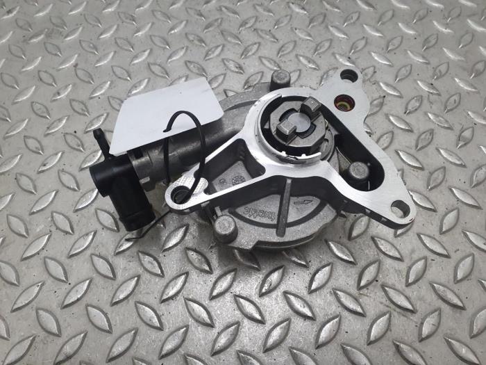 Gebruikte Vacuumpomp (Benzine) Nissan Qashqai Prijs € 60,50 Inclusief btw aangeboden door Rhenoy Onderdelen b.v.
