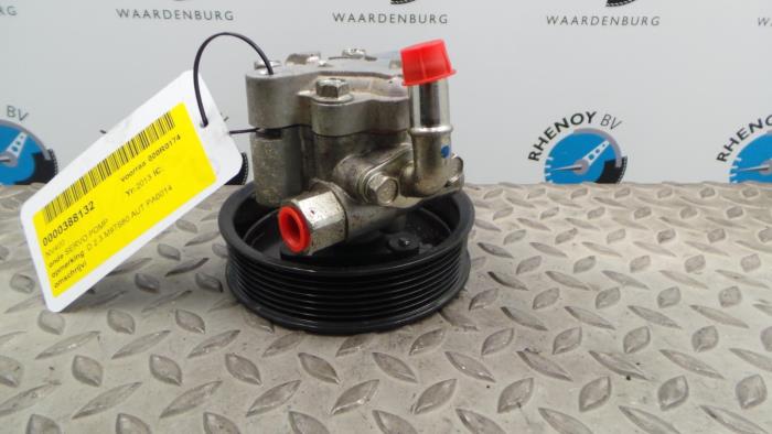 Gebruikte Servopomp Nissan NV400 Prijs € 96,80 Inclusief btw aangeboden door Rhenoy Onderdelen b.v.