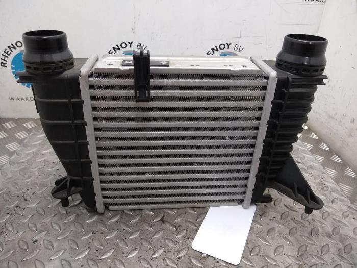 Gebruikte Intercooler Renault Clio Prijs € 108,90 Inclusief btw aangeboden door Rhenoy Onderdelen b.v.