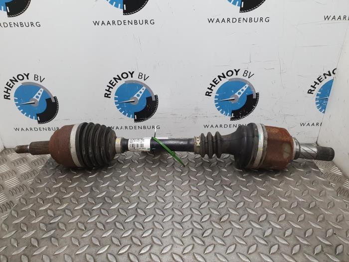 Gebruikte Aandrijfas links-achter Renault Laguna Prijs € 60,50 Inclusief btw aangeboden door Rhenoy Onderdelen b.v.