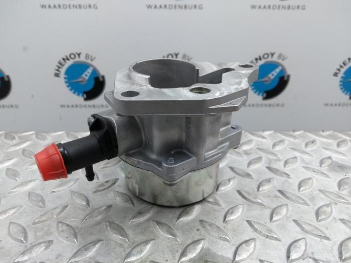 Gebruikte Vacuumpomp (Benzine) Renault Kangoo Prijs € 96,80 Inclusief btw aangeboden door Rhenoy Onderdelen b.v.