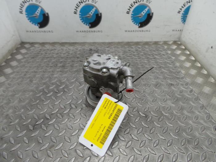 Gebruikte Pomp Servo Volkswagen Bestel Prijs € 84,70 Inclusief btw aangeboden door Rhenoy Onderdelen b.v.