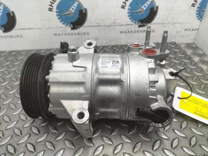 Gebruikte Aircopomp Ford Kuga Prijs € 151,25 Inclusief btw aangeboden door Rhenoy Onderdelen b.v.