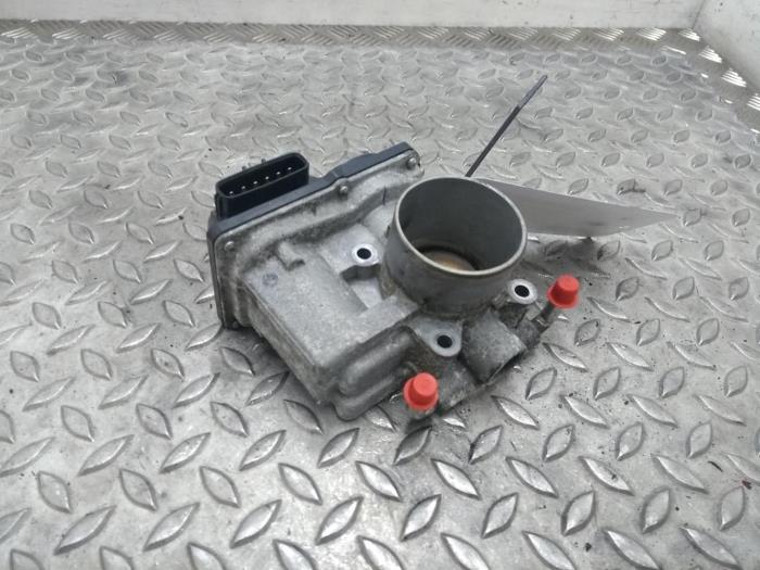 Gebruikte Gasklephuis Opel Agila Prijs € 54,45 Inclusief btw aangeboden door Rhenoy Onderdelen b.v.