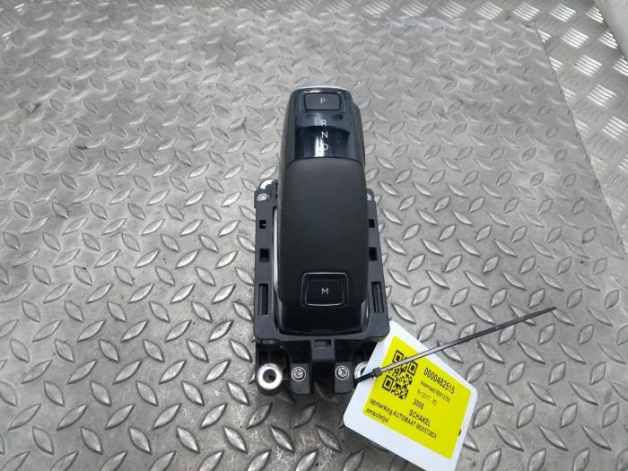 Gebruikte Versnellingspook Peugeot 3008 Prijs € 121,00 Inclusief btw aangeboden door Rhenoy Onderdelen b.v.