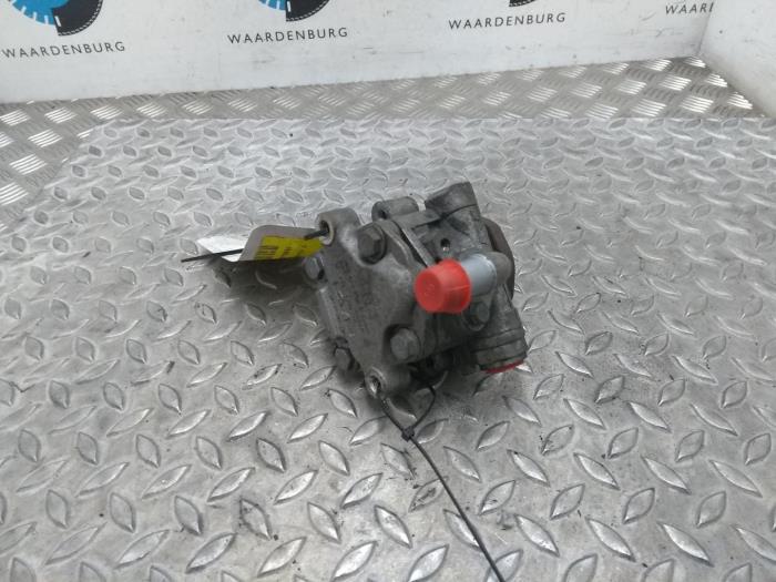 Gebruikte Servopomp Volkswagen Caddy Prijs € 60,50 Inclusief btw aangeboden door Rhenoy Onderdelen b.v.
